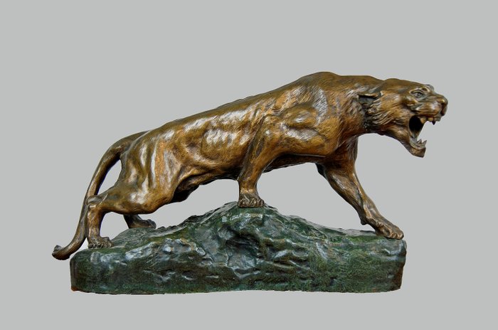 Thomas Francois Cartier (1879 - 1943) France - Veistos, möisevä leijona - Pronssi (patinoitu) - 1900-luvun alkupuoli