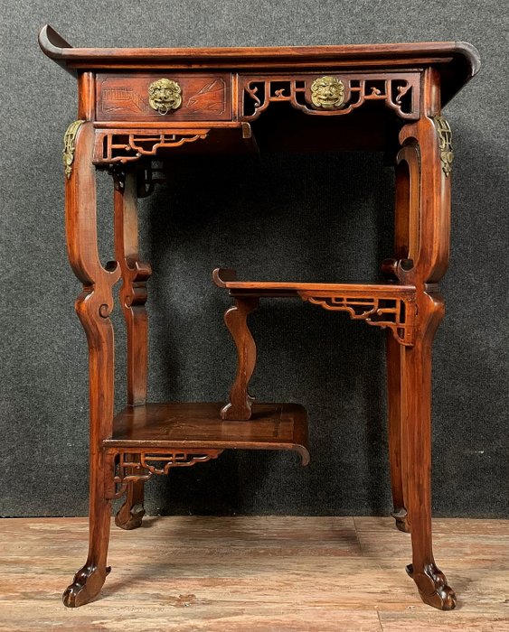 Według Gabriela Viardota: wspaniały ceremonialny stół z drzewa żelaznego i intarsji - Drewno - połowa XIX wieku