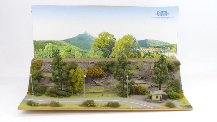 JoWI modellbahn hintergrund H0 - Landschaft - Diorama "Eisenbahn an der Bergwand" mit Tag-Nacht-Hintergrund