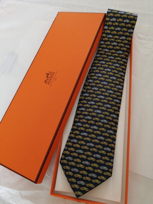 Hermès - Limited Edition Tie 24 Heures Du Mans Krawatte