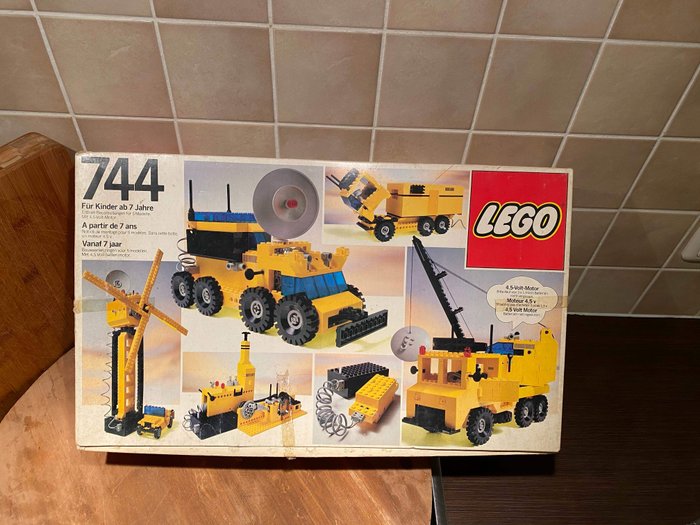 LEGO - basic set - - 744 - Universal Building Set - - 1980-1989 -  Netherlands - Catawiki