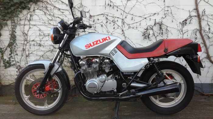 Suzuki - GS650G - Katana - 650 cc - 1983