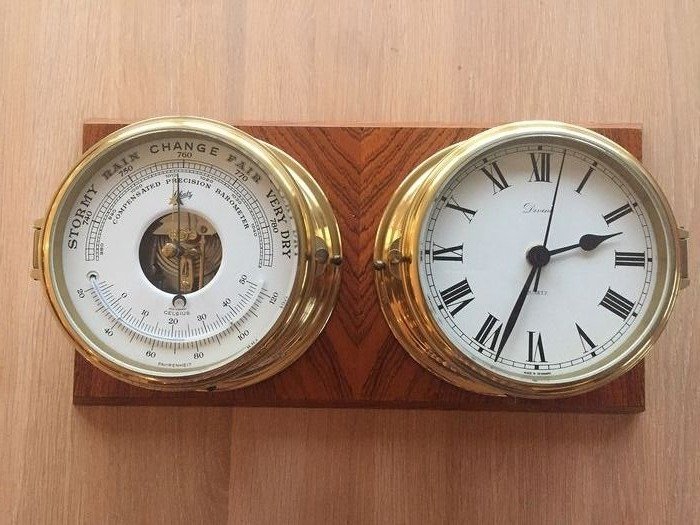 Ship's barometer, Ship's clock, 精美的老式電視機。沙特茲氣壓計和戴維納石英船的時鐘處於理想狀態 - 玻璃, 黃銅 - 20世紀下半葉