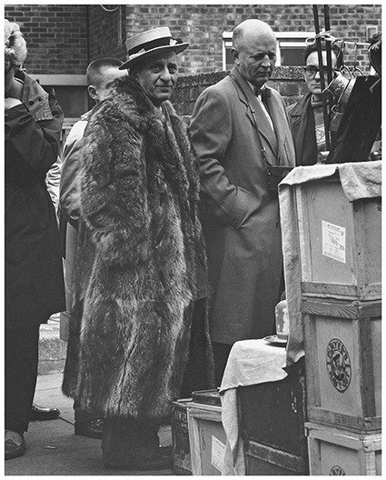 Kees Scherer (1920-1993) - Man in fur coat - London 1959 - Catawiki