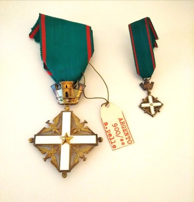 Itália - Cavaleiro, Ordem do Mérito da República Italiana Prata - ordem de medalha de cavaleiro da República Italiana do Mérito