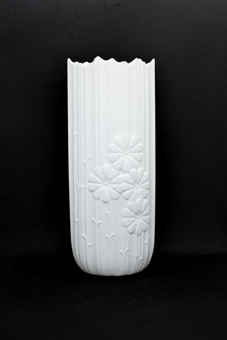 M. Frey - Kaiser - Vase - Porcelaine