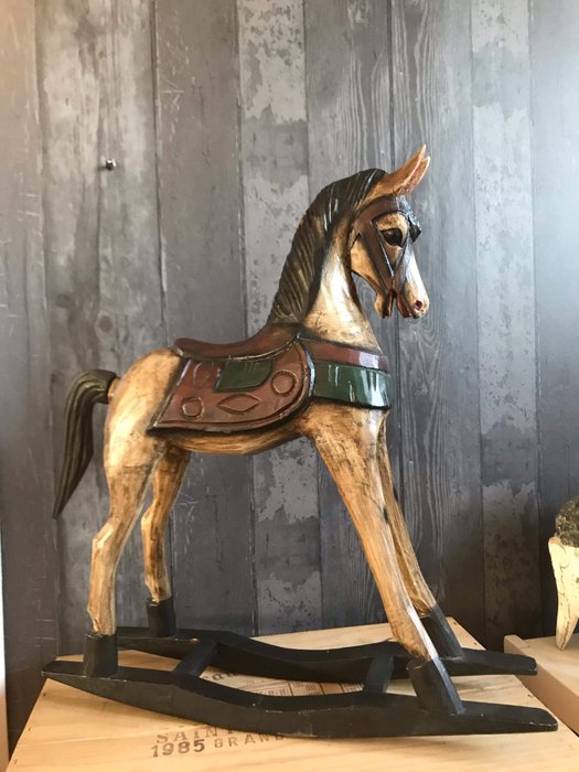 cheval à bascule en bois vintage
