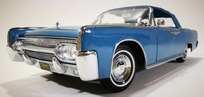Signature Models - 1:18 - Lincoln Continental 1961. Ref. 20088. - Fabriqué à Hong Kong par Yat Ming.