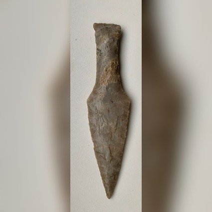 Őskori, Neolit Kovakő V típusú tőr - 16×4×16 cm - (1)