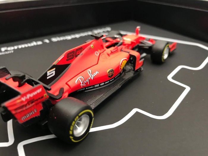 Image 3 of Decorative object - FRAMEDWHEELS - GP F1 Singapore 2019 Ferrari F1 SF90 #5 Vettel - Ferrari