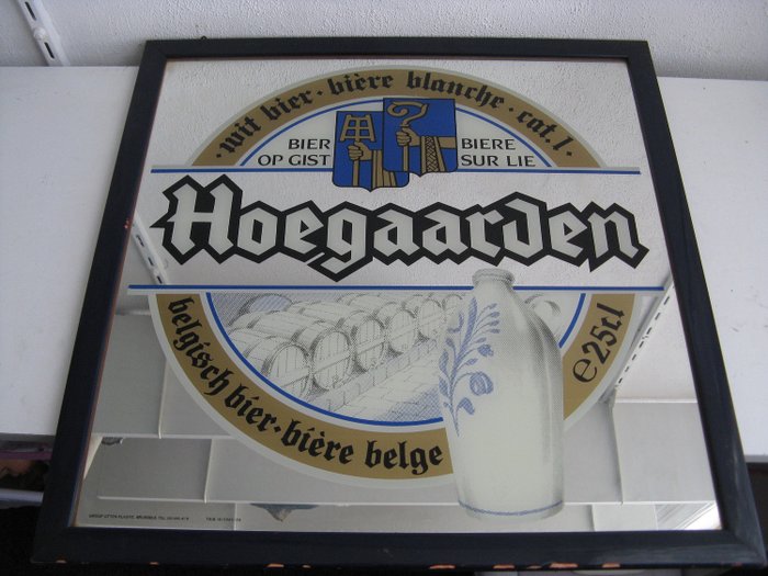 老式广告镜Hoegaarden啤酒 - 玻璃和木头