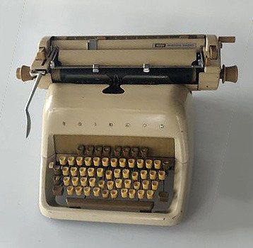 Triumph Matura Super - Máquina de escrever vintage, década de 1960 - metal
