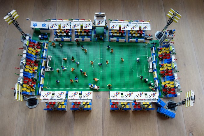 Lego football stadium including sets, incl. 3302 - 3303 + all