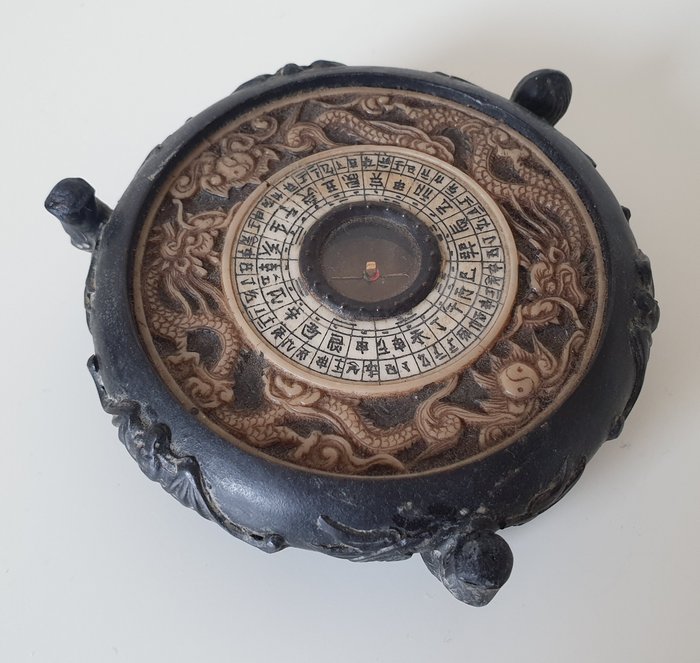 Chinesischer Kompass Lo Pang (Feng Shui) - Bronze, Speckstein - China - Ende des 20. Jahrhunderts