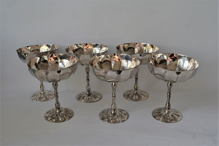 Regal Prestige - 镀银 1000 和 24 K 金杯服务 (6) - 银盘, 镀金