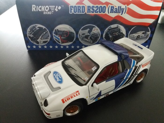 Ricko - 1:18 - Ford RS200 Rally - Catawiki