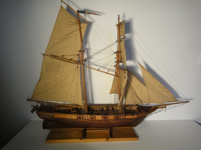 Modelo de navio à escala, Escuna La Toulonnaise (1823) - madeira / bronze / estanho - meados do século XX