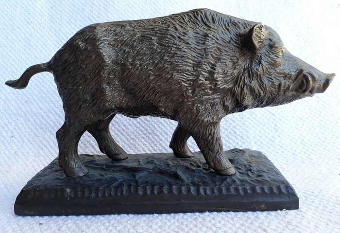 Korniluk - Wild boar image - Bronze