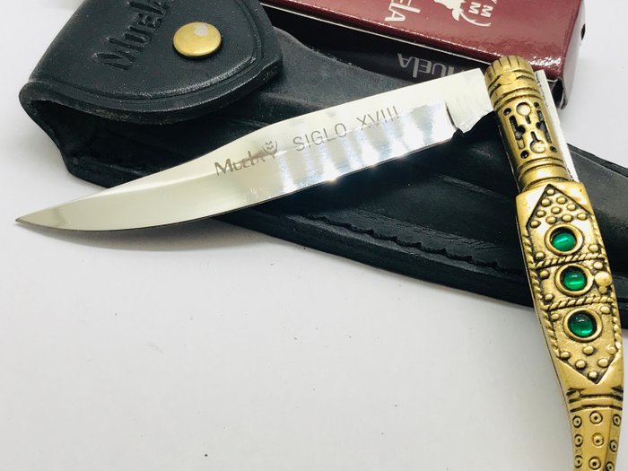 Spanien - MUELA  SIGLO XVIII knife - folding in BOX - 3 stones/ Leather Sheath - Taschenmesser / Schön Verzierte GOLDFARBE