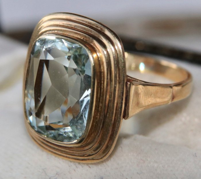 Master&#x27;s mark &quot;AK&quot; - 14 kt. Yellow gold - Ca. 1930-&#x27;40 Antique Ring - 9.00 ct natural Aquamarine for sale  London