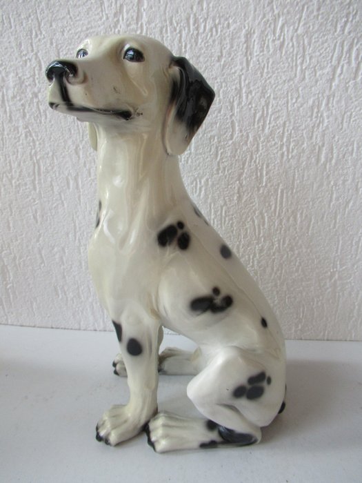 Fantastisk statue af en dalmatinerhund - polystone