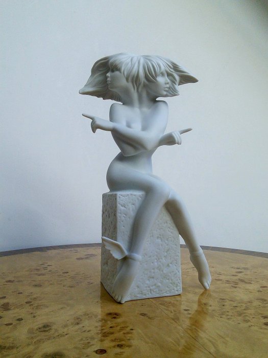 Christel Marott - Royal Copenhagen - Serie del zodiaco signo del zodiaco - Géminis / Géminis - Mujer desnuda con dos cabezas - Porcelana
