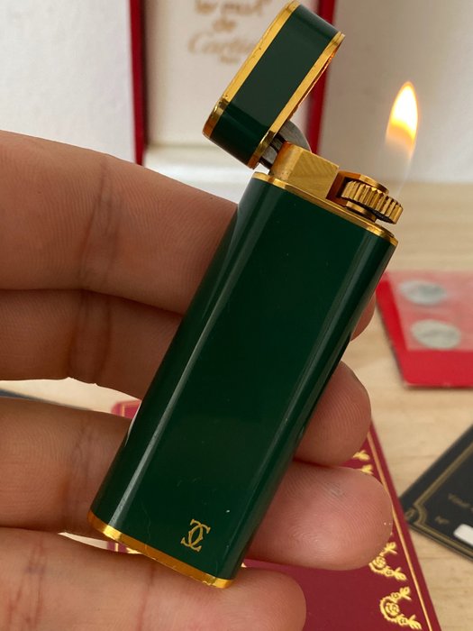 Cartier - Feuerzeug - Seltene grüne Laque de Chine mit Box, Dokumentation und Feuersteinen