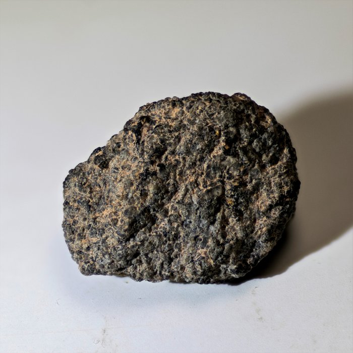 火星隕石NWA 13190 完整的一塊！ - 1.39 g
