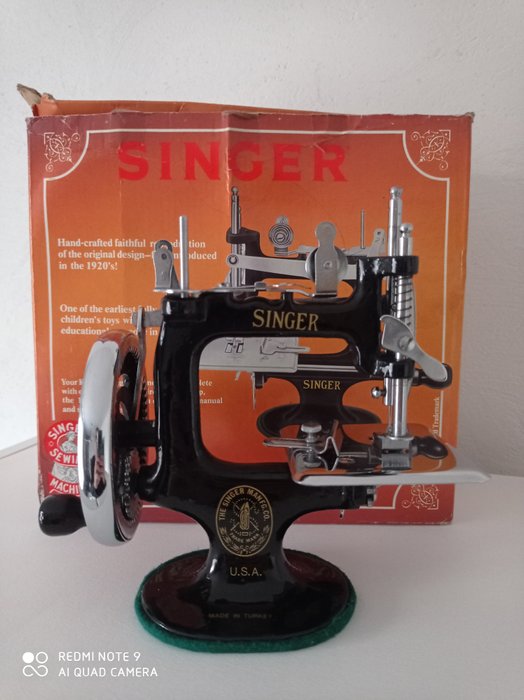 Singer Sewhandy K20 reproduction - Toy / miniature sewing machine, 1970s - Fer (fonte/fer forgé)