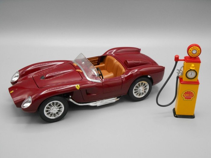 Shell Classico - 1:18 - Ferrari Testa Rossa 250 & Filling Station Shell
