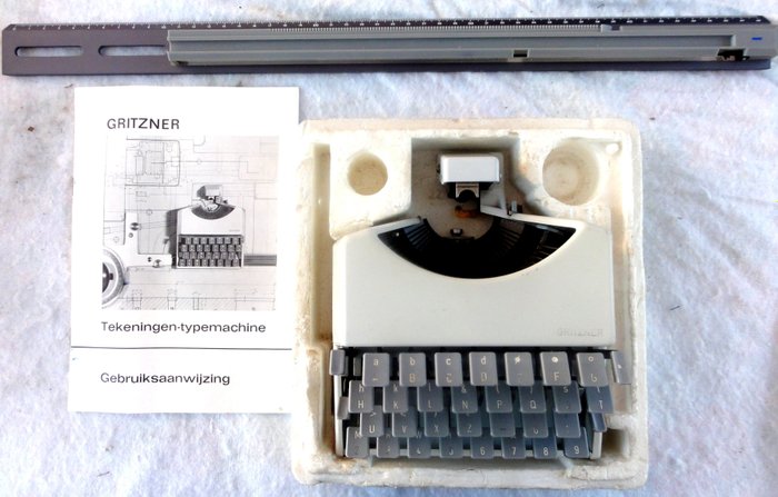 GM Pfaff AG Karlsruhe - Gritzner - Typewriter drafting architecture lettering machine, 1960s - Staal (roestvrij)