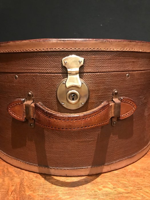 Vintage Hat Box Travel Case