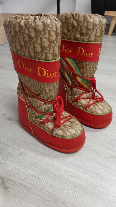 christian dior moon boots