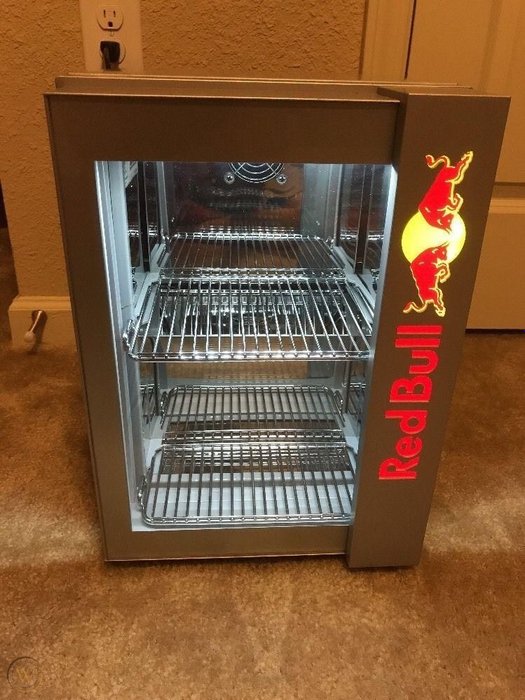 Red Bull Kühlschrank (1) - Eisen (Gusseisen/ Schmiedeeisen), Glas