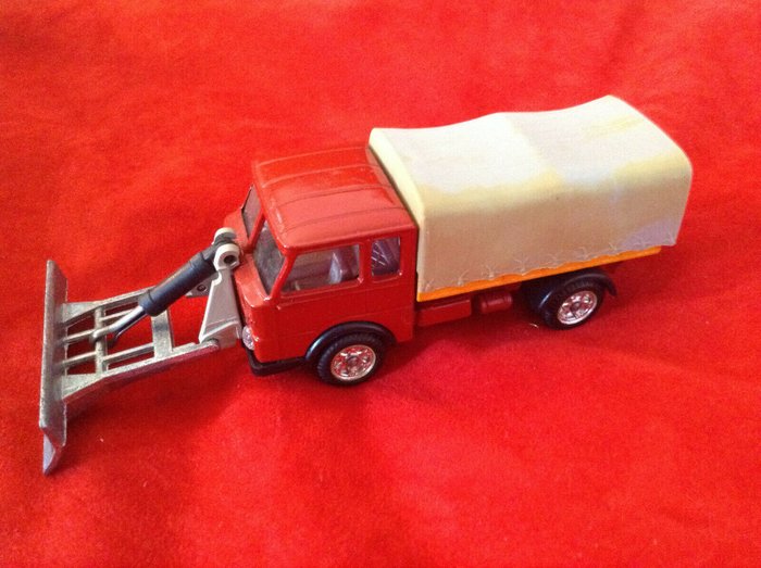 Polistil Penny - made in Italy - 1/66 - 4 x Lancia Esadelta Truck Snowplouch, Digger, Crane and Fire Serices - 非常稀有的模型車-狀況良好