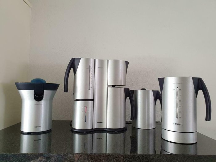F A。保时捷-西门子-咖啡机，额外的热水瓶，水壶和柑橘榨汁机。 (4)