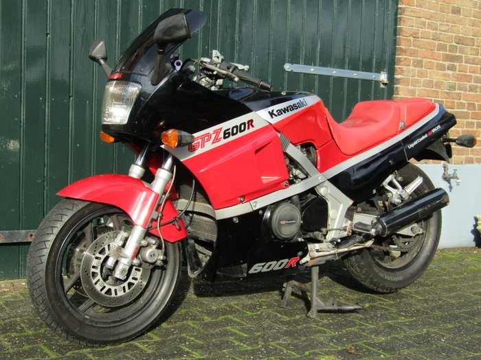 Kawasaki - GPZ 600 R - 1986