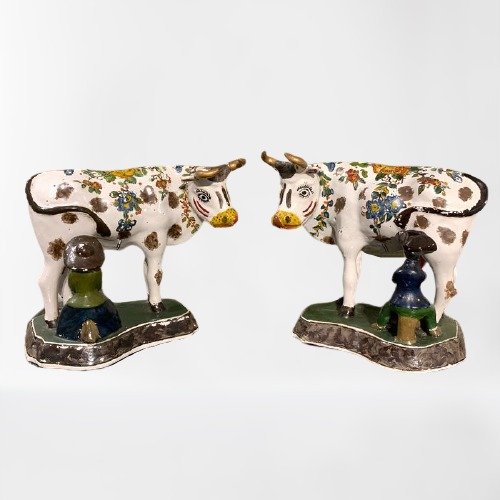 Set 18de eeuwse Delftse koeien met boer en boerin – Aardewerk