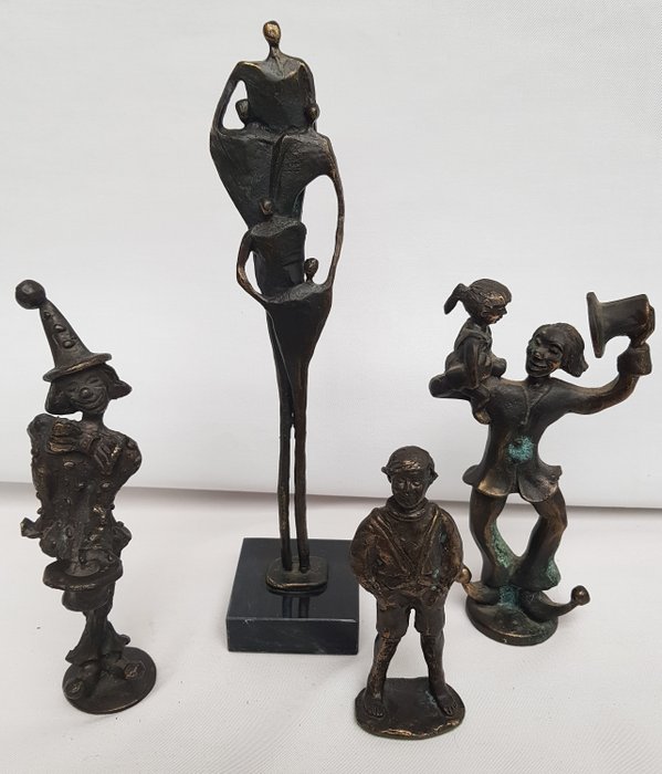 Corry Ammerlaan-van Niekerk - Artihove - Bronze sculptures (4) - Bronze (gilt/silvered/patinated/cold painted)