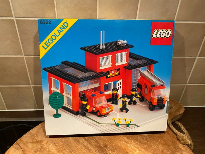 LEGO - Classic Town - 6382 - Building Fire Station - 1980-1989 - Netherlands