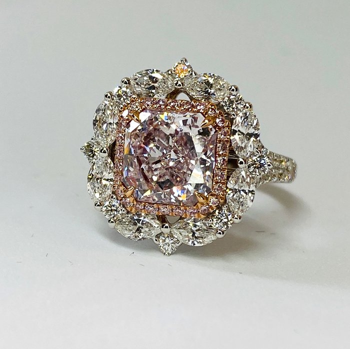 18 kt. Pink gold, White gold - Ring - 2.62 ct Light pink diamond - Diamonds