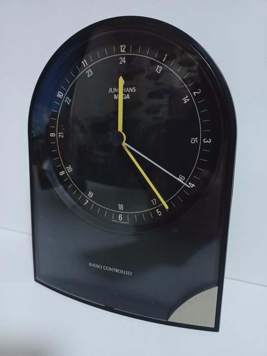 Junghans - Reloj de sobremesa controlado por radio MEGA Años 90 - Plástico
