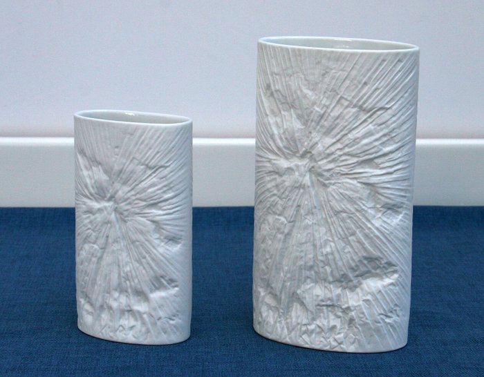 Martin Freyer - Rosenthal - Zwei Vasen - Porzellan - Catawiki