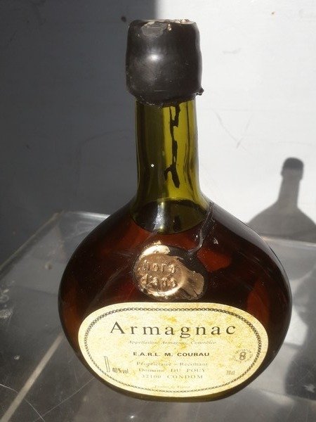 M. Courau - Hors d'Age armagnac - Domaine du Pouy - b. 1980s - 70cl