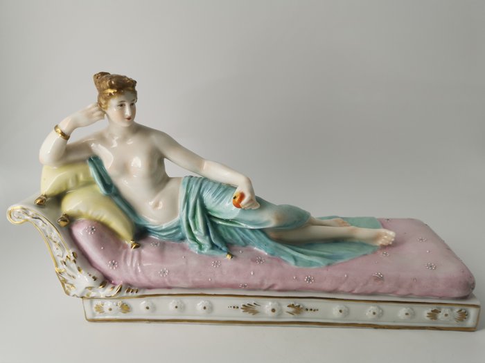 Porzellanmanufaktur Dressel, Kister & Cie, Passau - Porseleinen figuur van de Franse keizerin Josephine de Beauharnais - Porselein