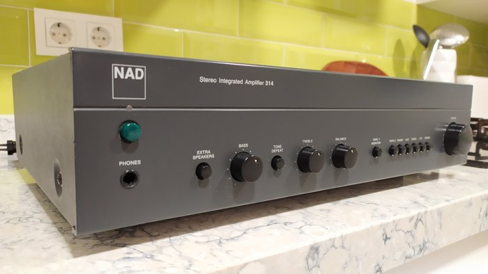NAD - 314 - Stereo amplifier