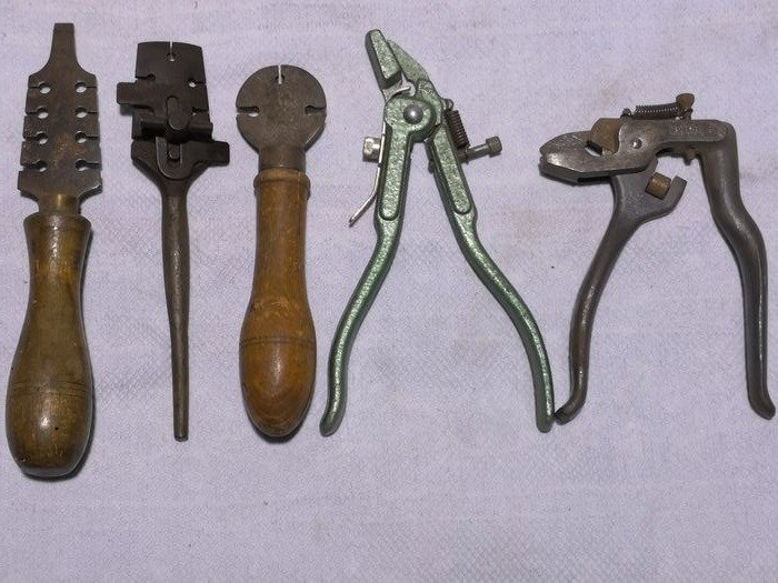 Peugeot Freres - Lot von 5 Werkzeugen zum Schneiden von Sägeblättern - Eisen, Stahl und Holz