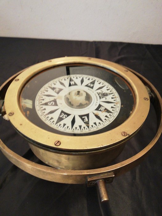 Antique Ship's Compass Whyte, Thomson and Co - Brass glass - First half 20th century