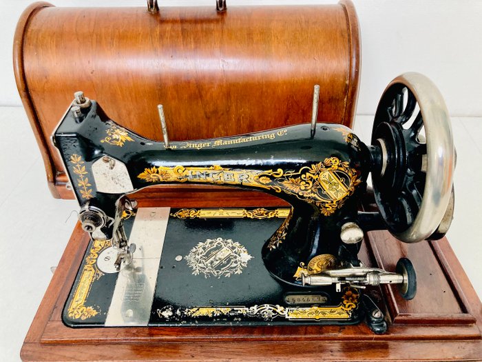 Singer VS3 - 木盖缝纫机，1899年 - 木, 铁（铸／锻）