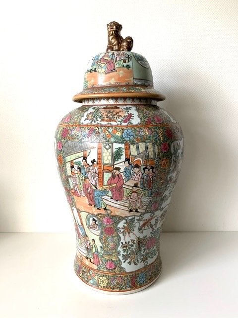 很大的中国花瓶 - 瓷 - 中国